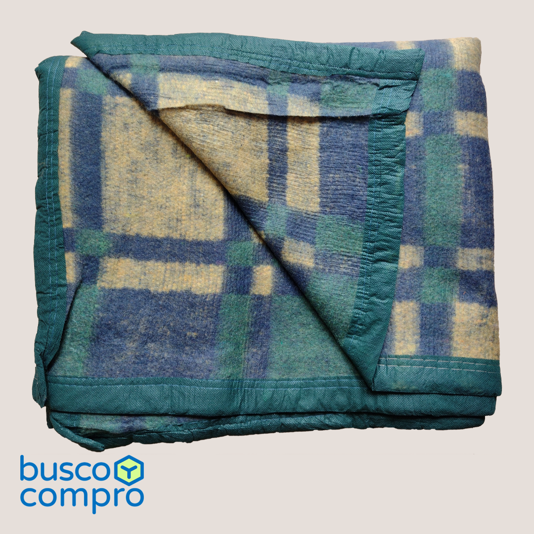 Frazada Campolindo / 1 1/2 plaza / Golden Jacquard Escocés / Marca: Doral / Tonos: verde, azul y amarillo.