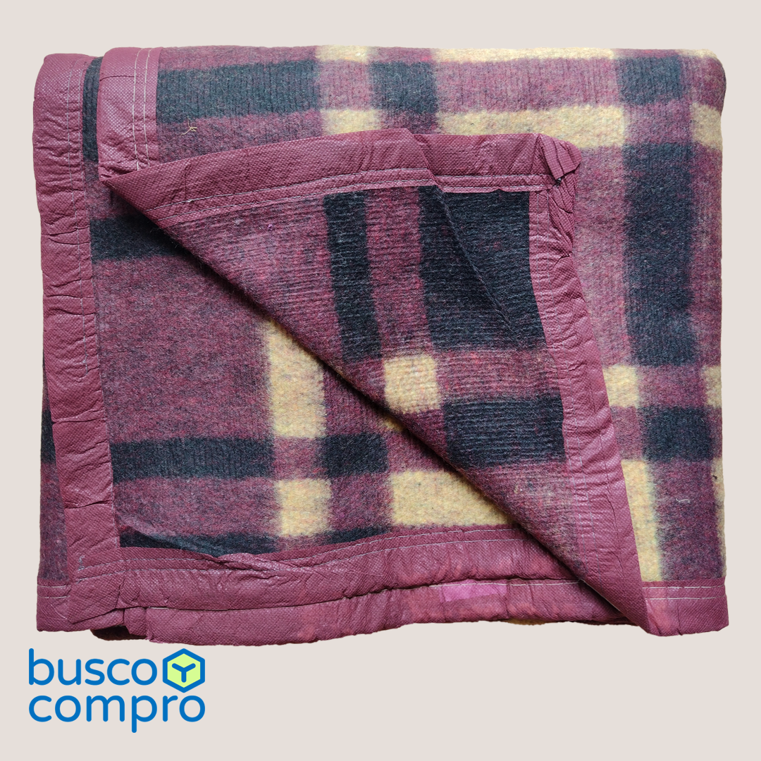 Frazada Campolindo / 1 1/2 plaza / Golden Jacquard Escocés / Marca: Doral / Tonos: burdeo, negro y amarillo.