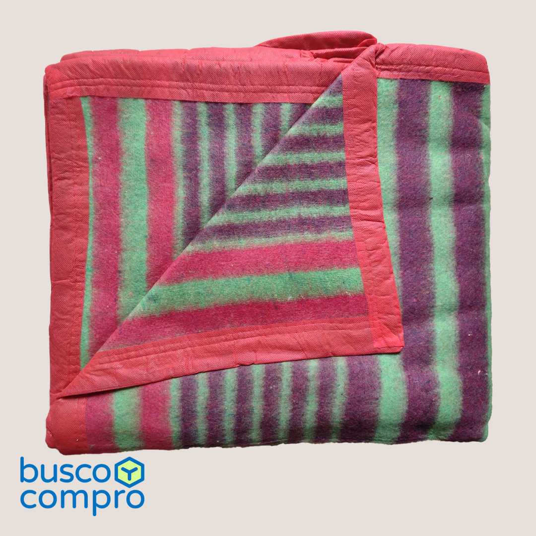 Frazada Campolindo / 1 1/2 plaza / New Silver / Marca: Doral / Tonos: rojo, verde y burdeo.