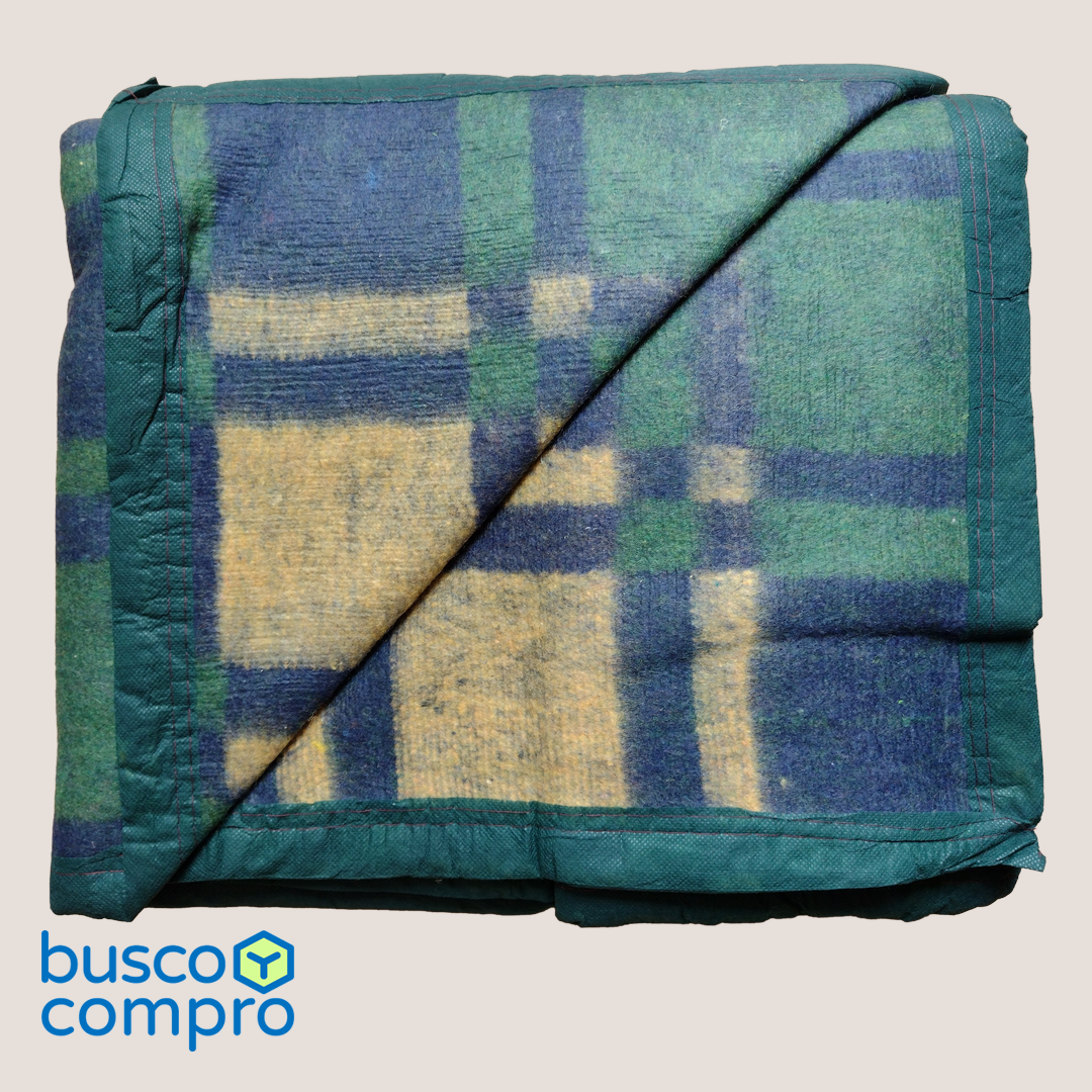 Frazada Campolindo / 2 plazas / Golden Jacquard Escocés / Marca: Doral / Tonos: verde, azul y amarillo.