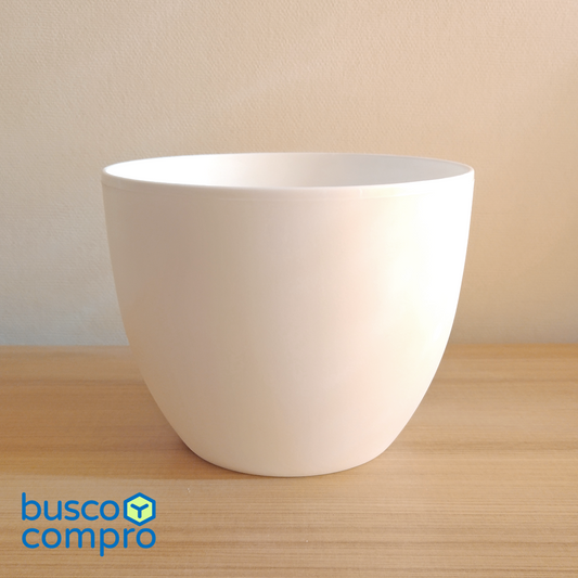 Macetero redondo 20 cm. de plástico rígido y grueso (3 mm.), color blanco.